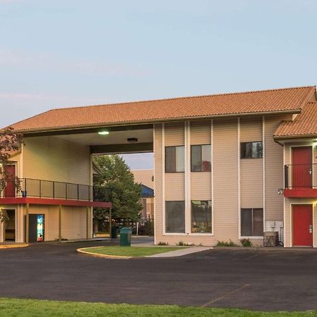 Howard Johnson By Wyndham Boise Bagian luar foto