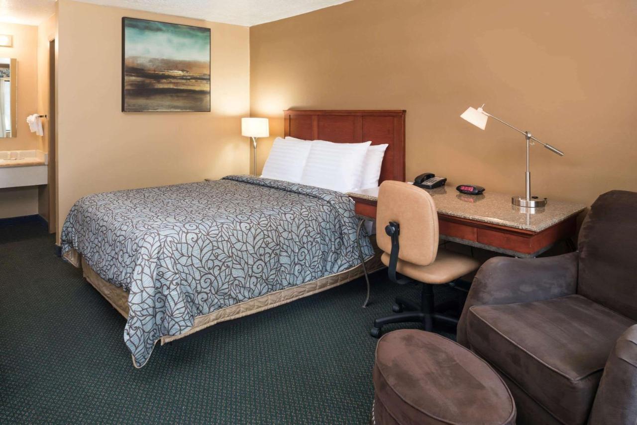 Howard Johnson By Wyndham Boise Bagian luar foto
